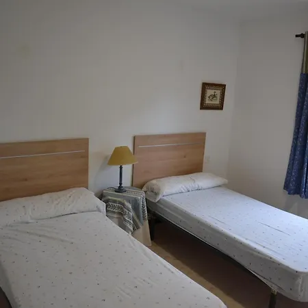Casa Familiar Tranquila Con Piscina, Jardin Privado, Barbacoa Y Vista Al Castillo Y Montanas - Es-323-14 *