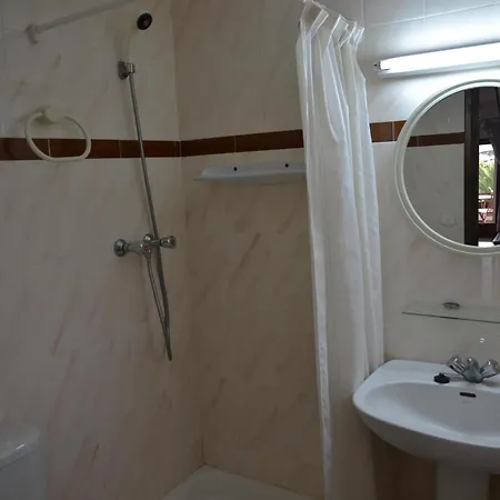 Casa Familiar Tranquila Con Piscina, Jardin Privado, Barbacoa Y Vista Al Castillo Y Montanas - Es-323-14