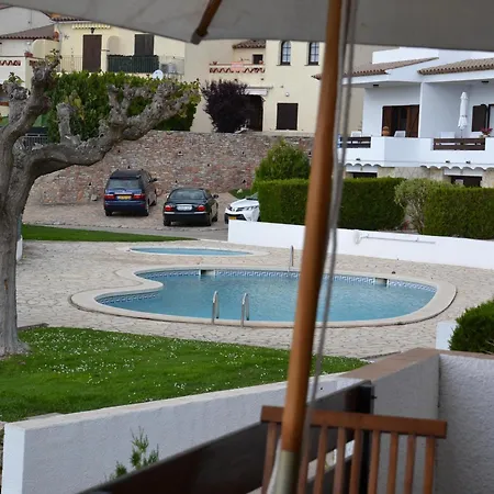 Holiday home Casa Familiar Tranquila Con Piscina, Jardin Privado, Barbacoa Y Vista Al Castillo Y Montanas - Es-323-14